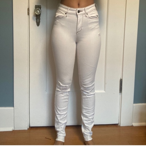 Distressed high waisted Guess jeans 24 - Picture 1 of 5